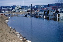 Assisting Stillwater - Flood of 1965 (13)