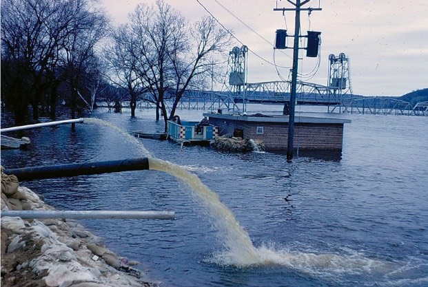 Assisting Stillwater - Flood of 1965 (12)