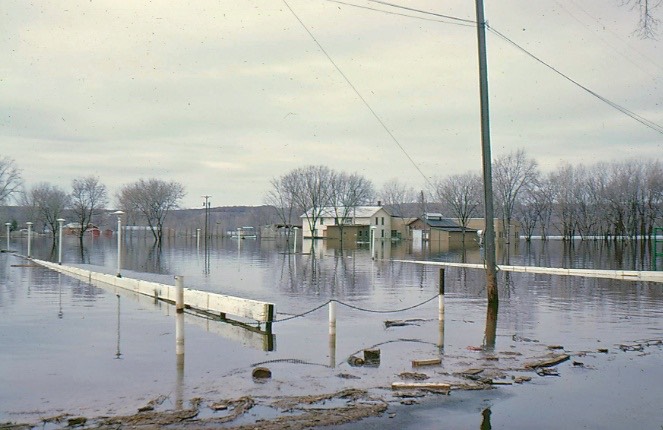 Assisting Stillwater - Flood of 1965 (3)
