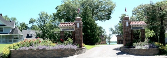 Pillars & Flowers 028a